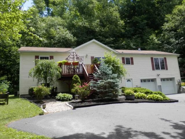 House for sale in Patterson, New York