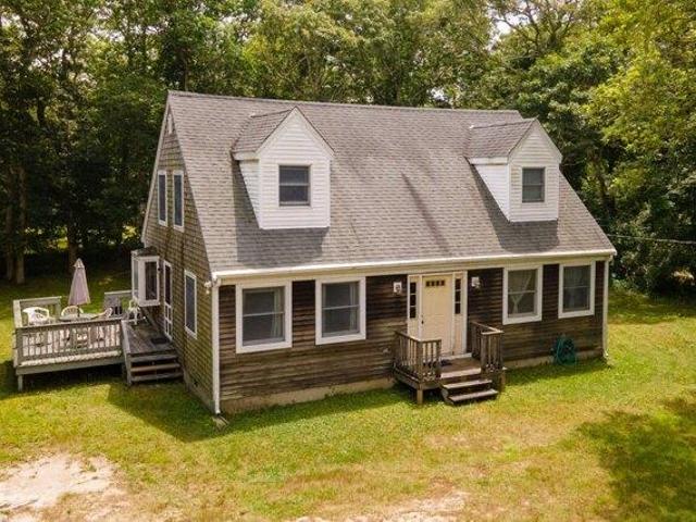 House for sale in Lagoon Heights, Oak Bluffs