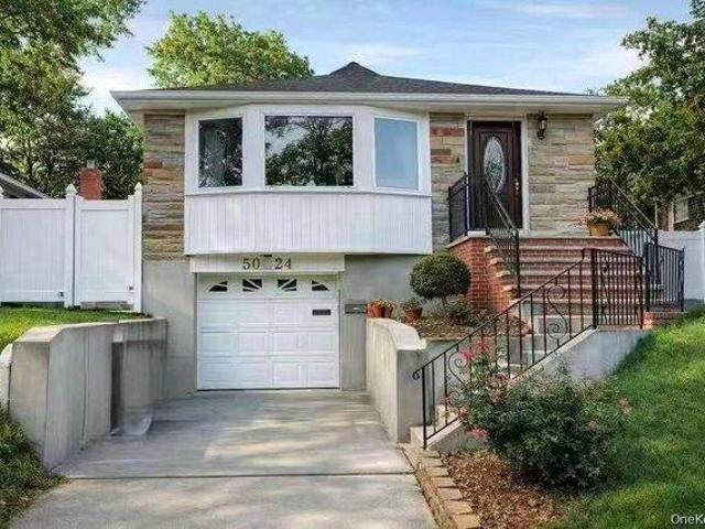 House for sale in Queens, Arverne