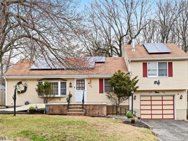 House for sale in Oakland, New Jersey