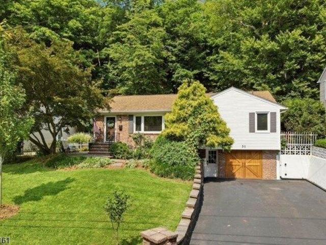 House for sale in Oakland, New Jersey
