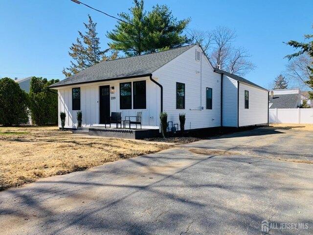 House for sale in Cliffwood, New Jersey