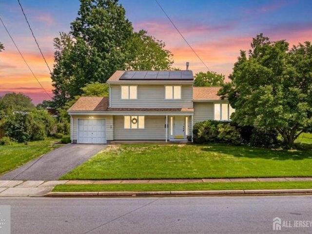 House for sale in Cliffwood, New Jersey