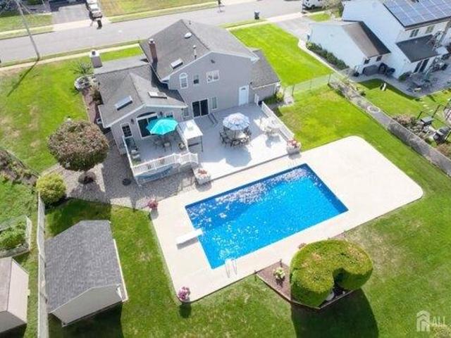 House for sale in Cliffwood, New Jersey
