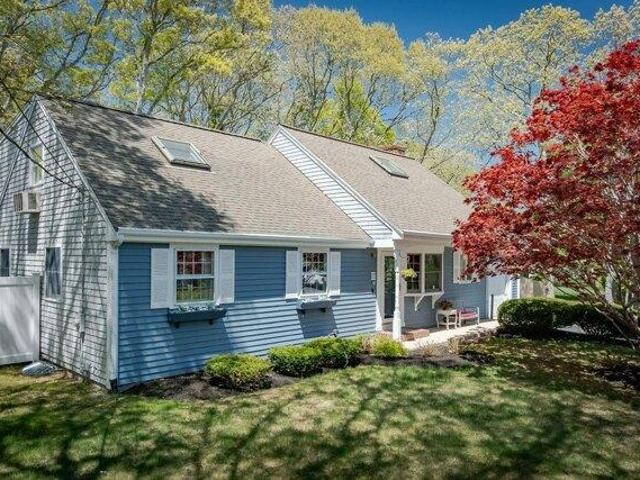 House for sale in Osterville