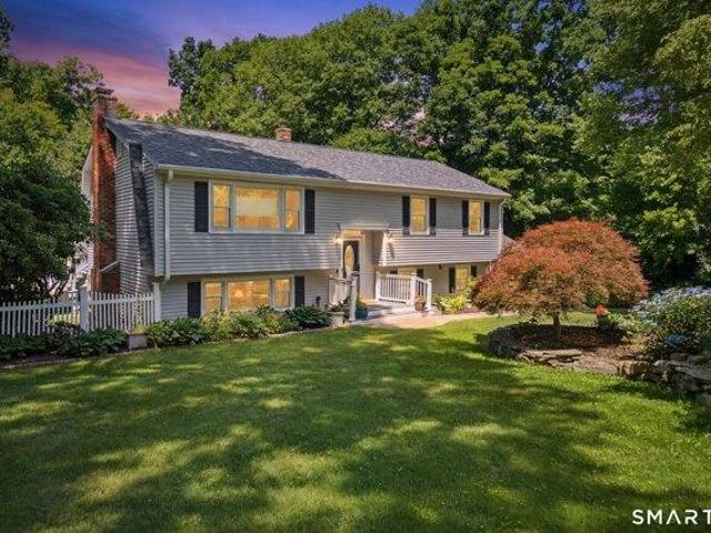 House for sale in Oxford, Connecticut