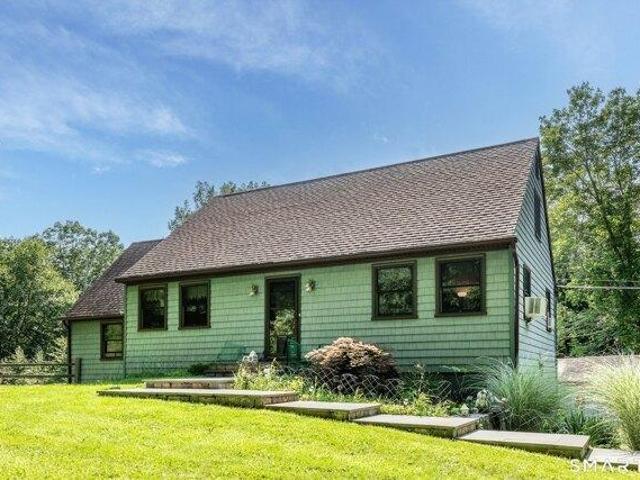 House for sale in Oxford, Connecticut