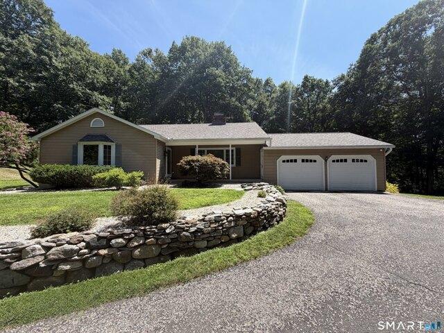 House for sale in Oxford, Connecticut