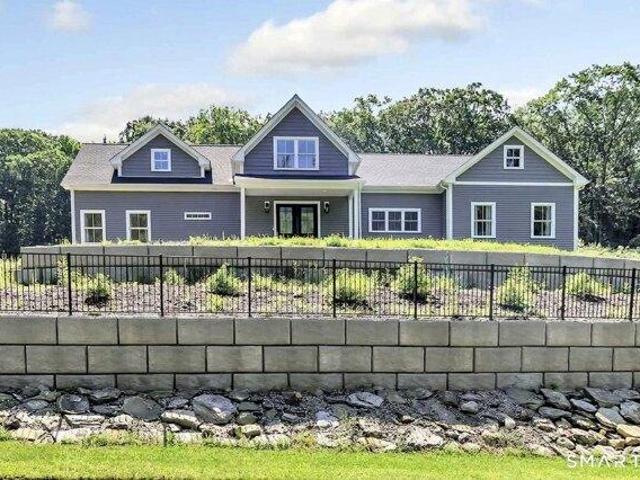 House for sale in Oxford, Connecticut