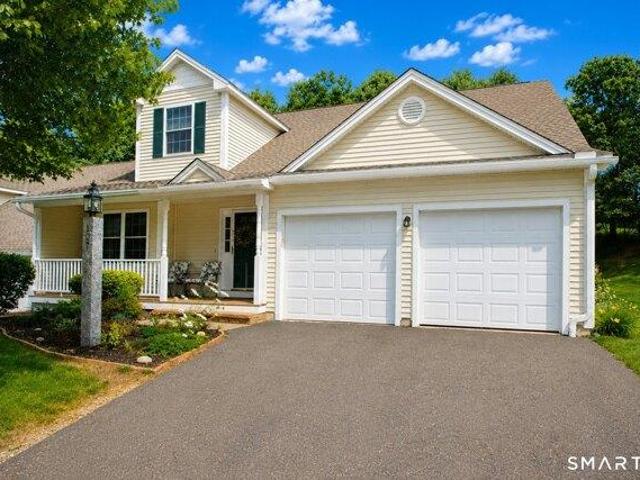 House for sale in Oxford, Connecticut