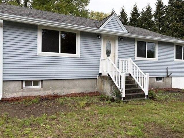 House for sale in North Oxford, Massachusetts
