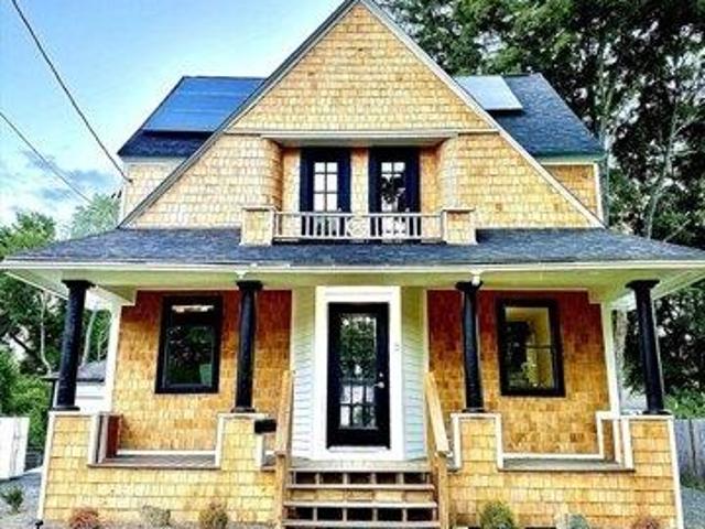 House for sale in North Oxford, Massachusetts