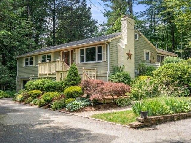 House for sale in North Oxford, Massachusetts