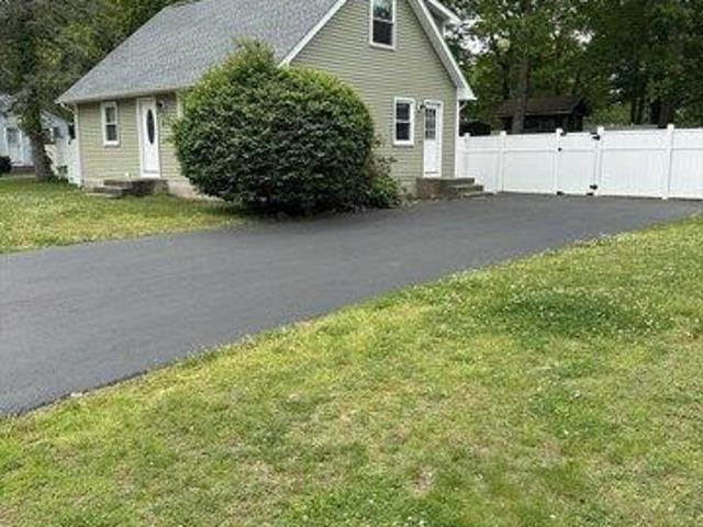 House for sale in North Oxford, Massachusetts