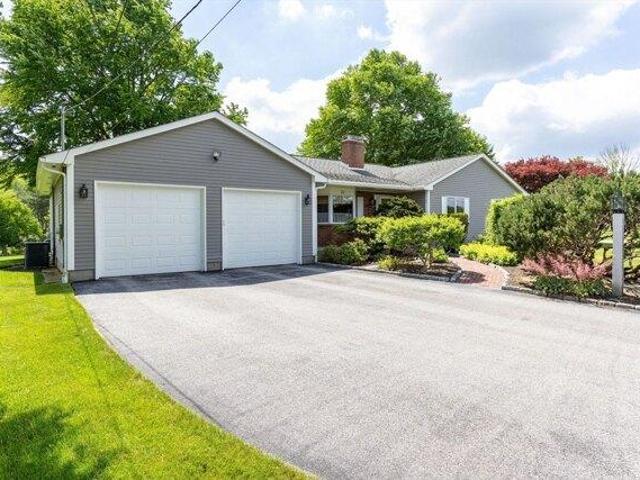 House for sale in North Oxford, Massachusetts