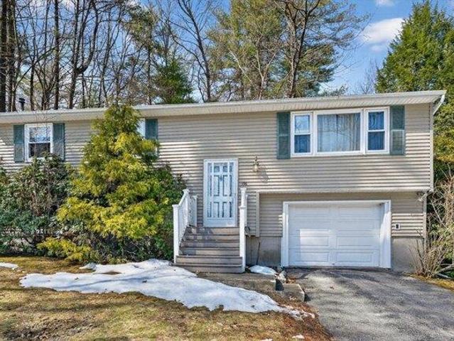 House for sale in North Oxford, Massachusetts