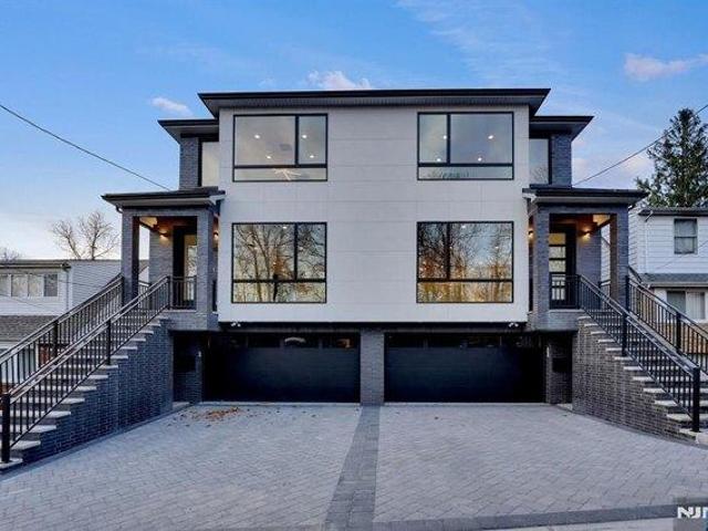 House for sale in Palisades Park, New Jersey