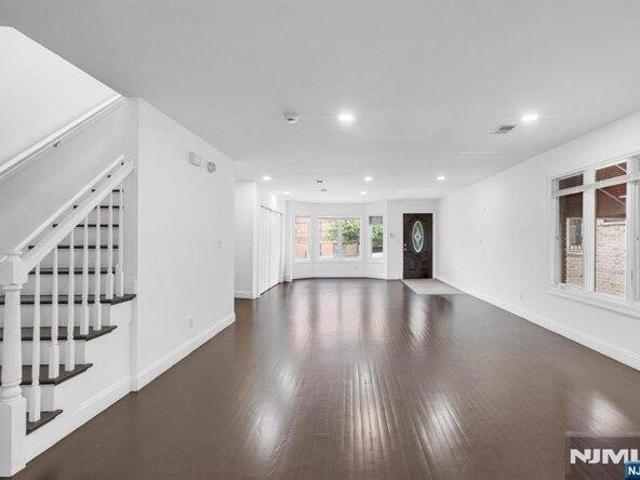 Condo for sale in Koreatown, Palisades Park