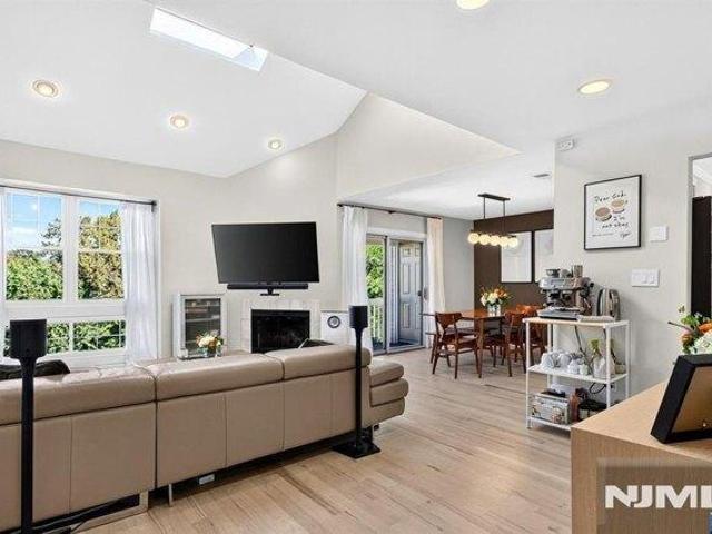 Condo for sale in Palisades Park, Bergen County