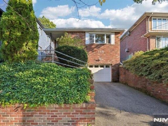 House for sale in Koreatown, Palisades Park