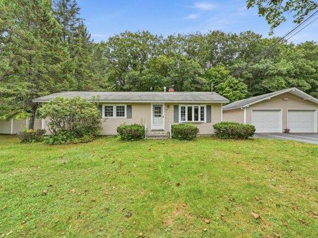 House for sale in Paris, Maine