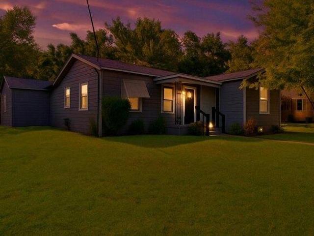 House for sale in Paris, Texas