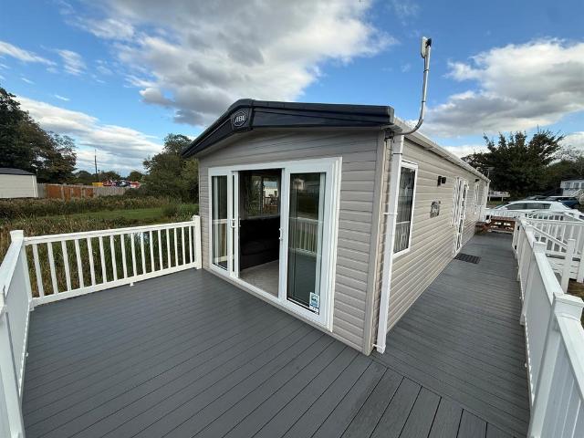 Park Home for sale in Curlew Green, East Suffolk