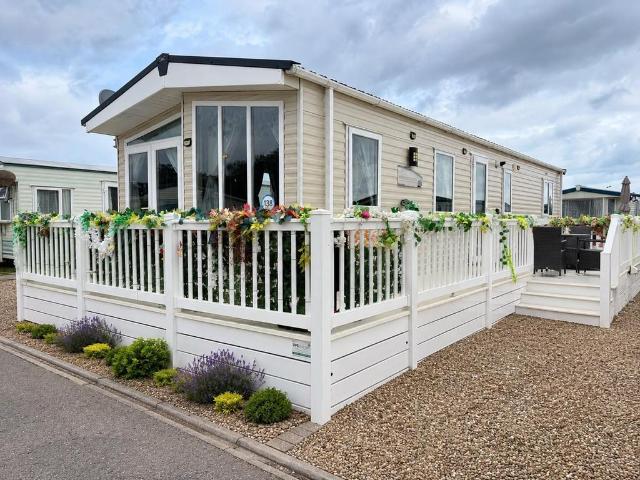 Park Home for sale in Eastbridge, Suffolk