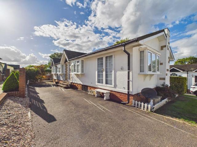Park Home for sale in Box Hill Village, Mole Valley