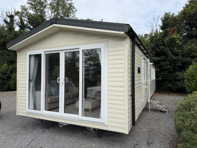 Park Home for sale in East Williamston, Wales
