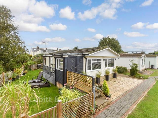 Park Home for sale in Hampton Park, Arun