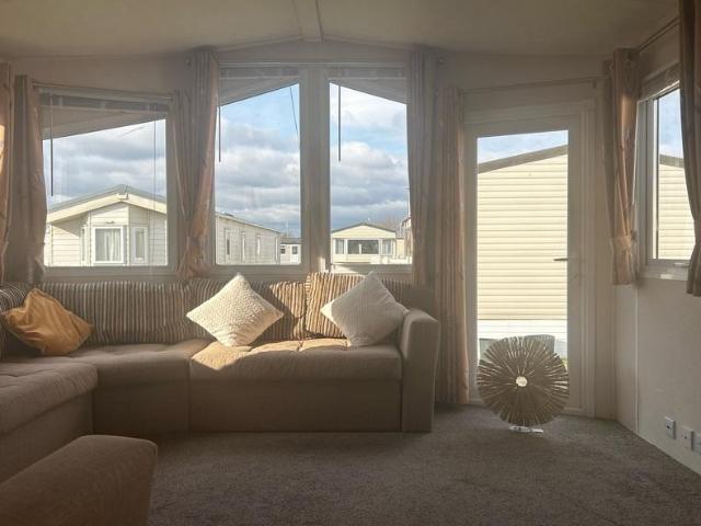 Park Home for sale in Stokesby, Norfolk
