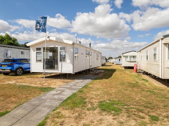 Park Home for sale in Eastbridge, Suffolk