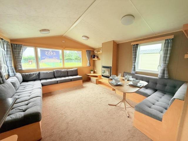 Park Home for sale in Stokesby, Norfolk