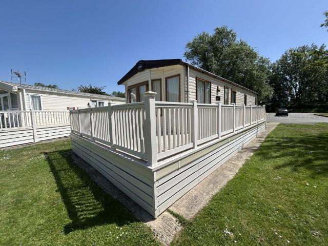 Park Home for sale in Fossebridge, Gloucestershire