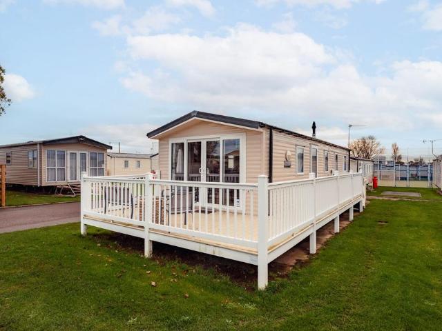 Park Home for sale in Stokesby, Norfolk