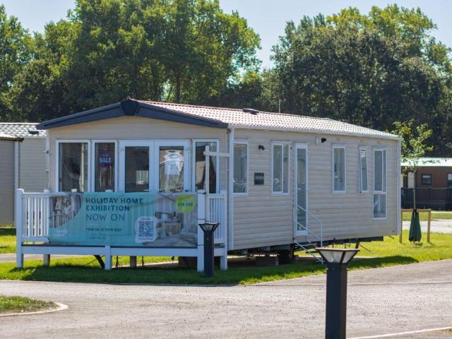 Park Home for sale in Spring Vale, Hampshire