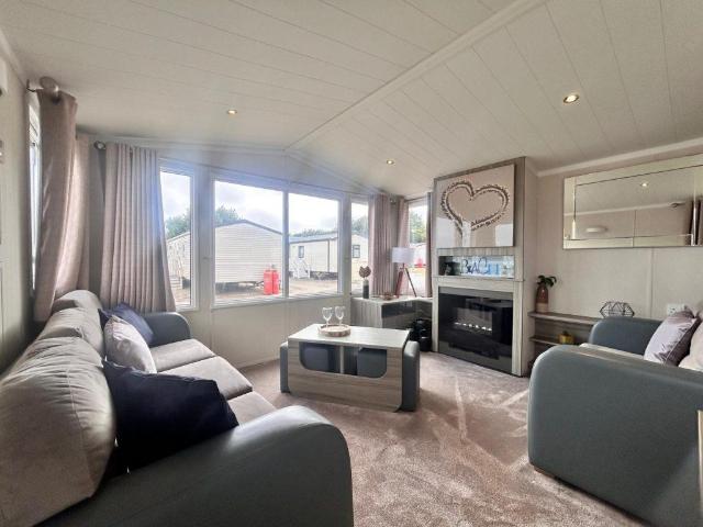 Park Home for sale in Eastbridge, Suffolk