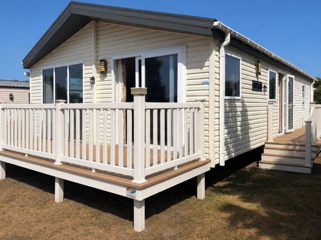 Park Home for sale in Stokesby, Norfolk