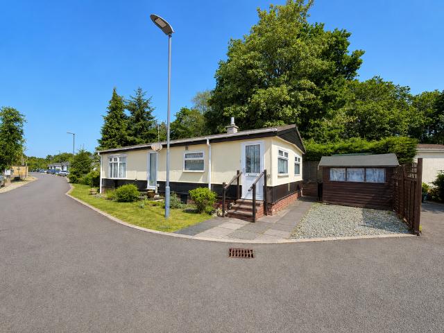 Park Home for sale in Forshaw Heath, Alderminster