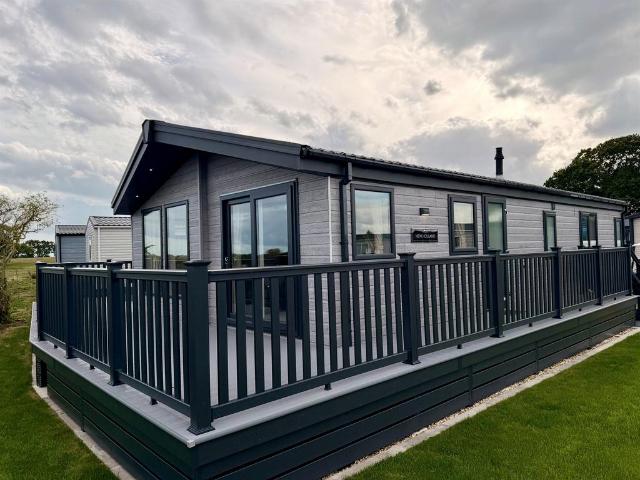 Park Home for sale in Middle Marsh, Havant