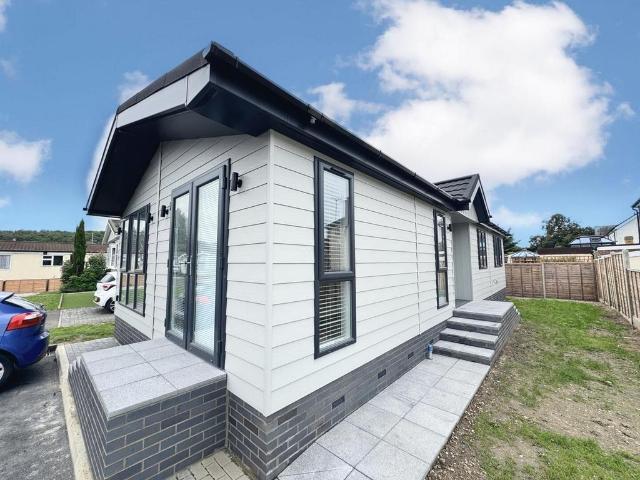 Park Home for sale in Maulden, Bedfordshire