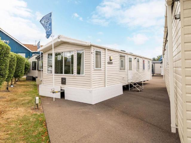 Park Home for sale in Eastbridge, Suffolk