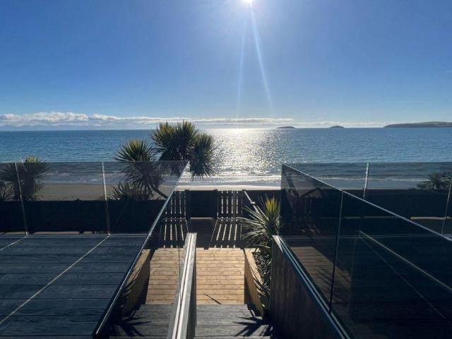Park Home for sale in Llanbedrog, Wales