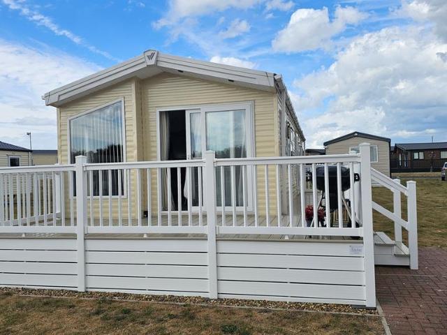 Park Home for sale in Stokesby, Norfolk