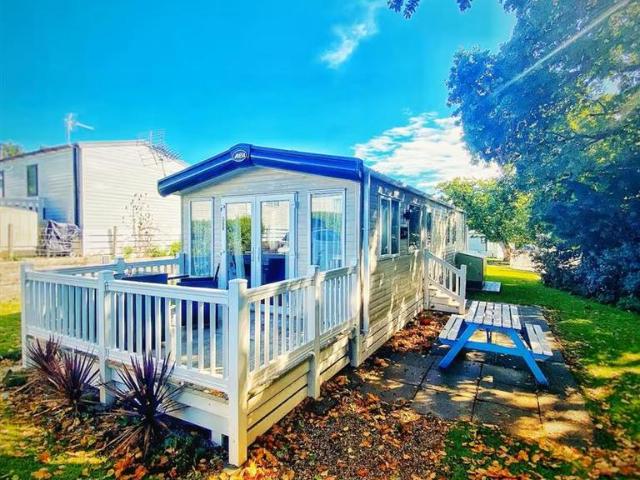 Park Home for sale in Milford-on-Sea, Ashurst Bridge