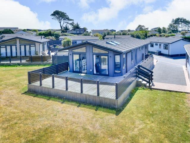 Park Home for sale in Llanbedrog, Wales