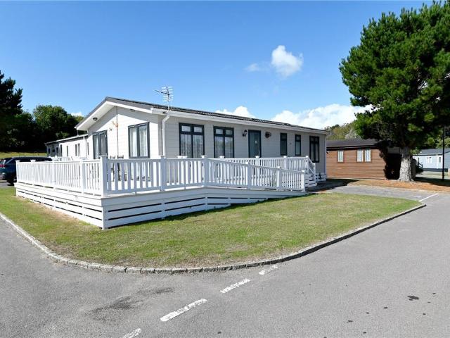Park Home for sale in Milford-on-Sea, Ashurst Bridge