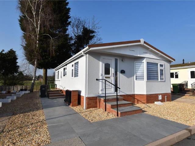 Park Home for sale in Hampton Lovett, Crookhill