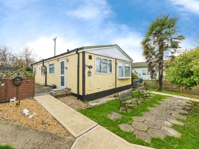 Park Home for sale in Clapham, Bedford